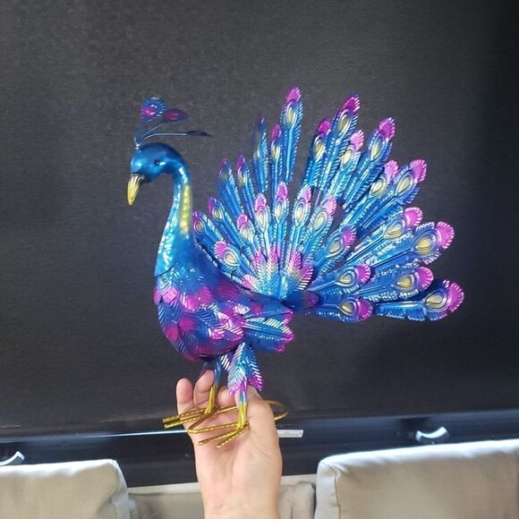 NWT Gorgeous Freestanding Metal Peacock Garden Decor Bright Vivid Colors - Picture 4 of 13